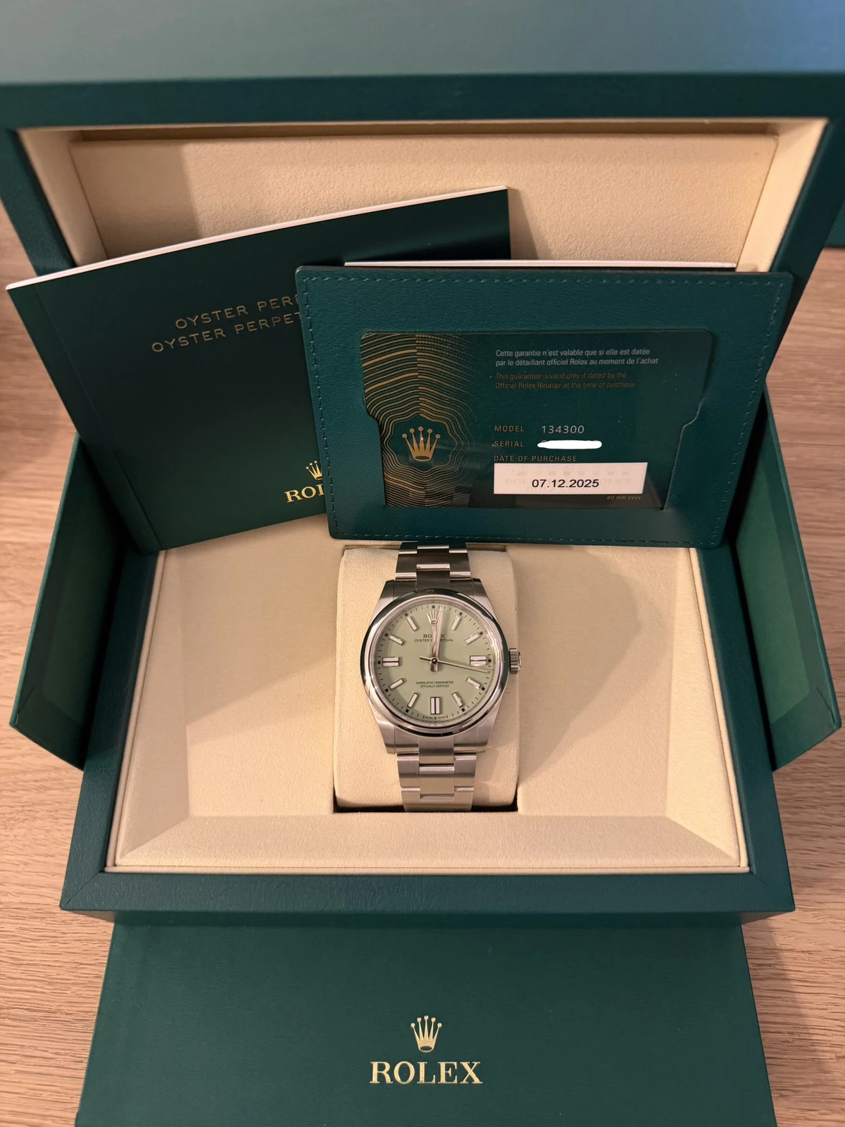 Rolex Oyster perpetual 134300
